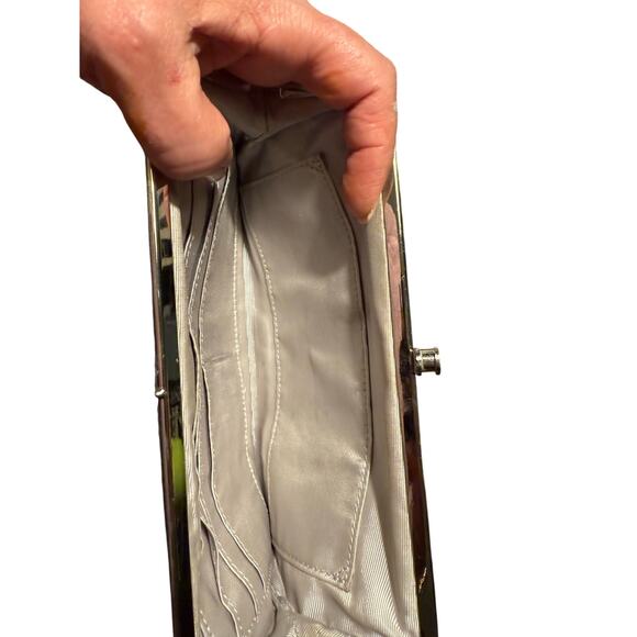 Hobo International Clutch wallet (Restored) - Picture 5 of 7